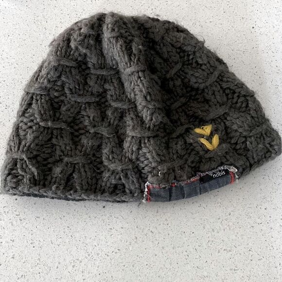 Nobis Smokey Grey Knitted Beanie Hat Yellow Stitching Wool Blend Warm Quality - Picture 3 of 11